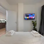 Magnetic * Тирана