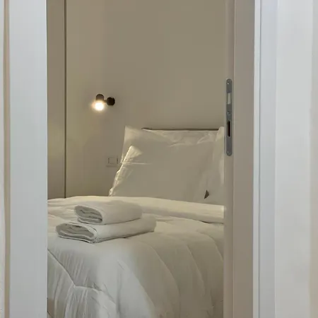 Magnetic Apartment *